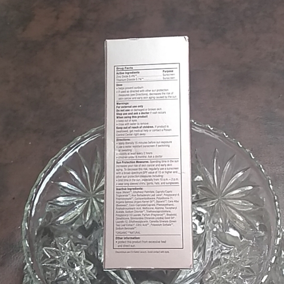 Josie Maran Daily Moisturizer - Picture 4 of 4